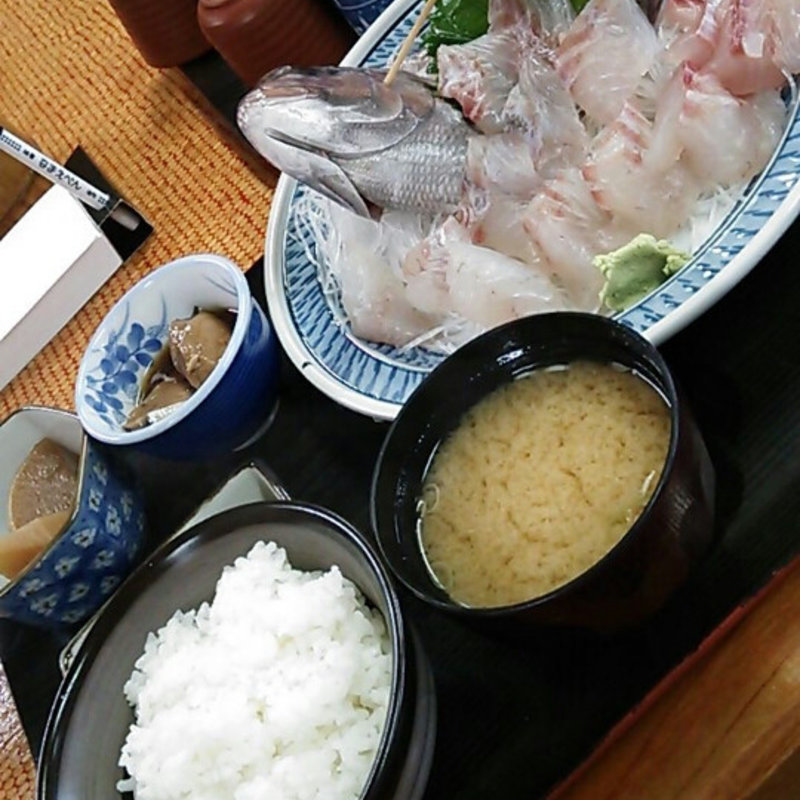 鯛刺定食(魚いちず )