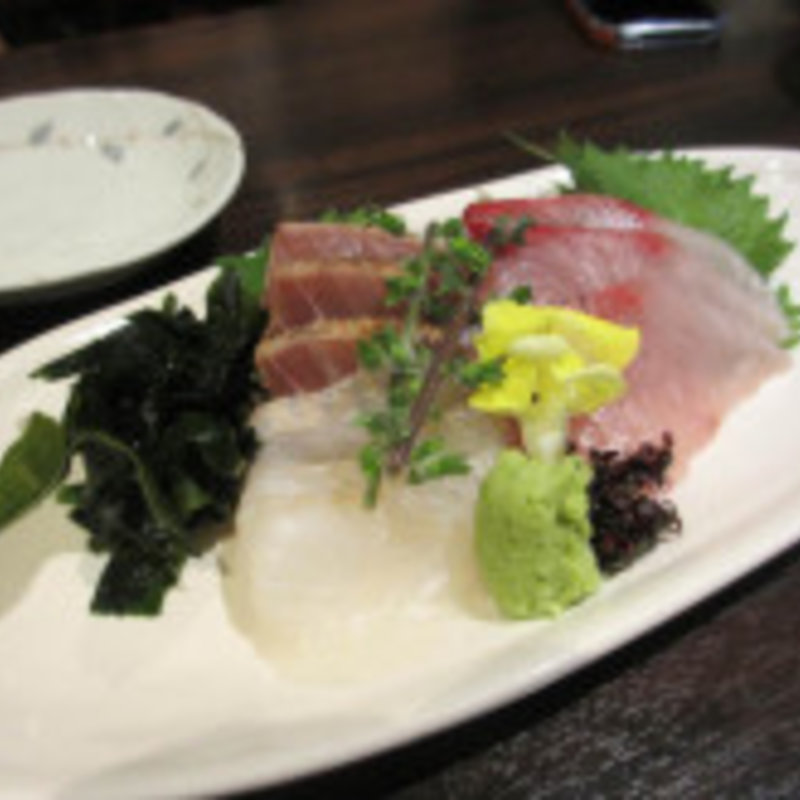 お刺身三種盛り合わせ(魚の家)