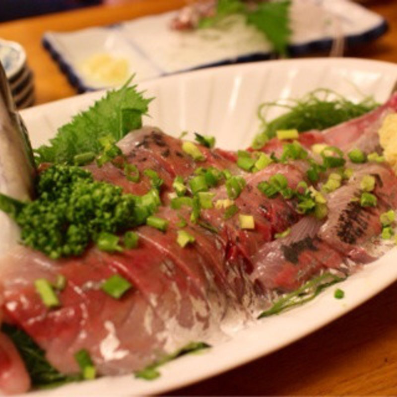 鯵刺し(魚八千両)