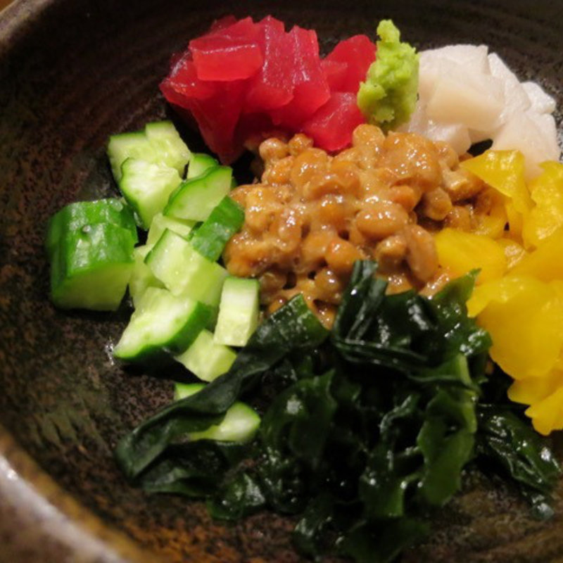 六色納豆(魚可祝 恵比寿店 （うおかしく）)