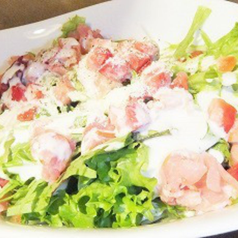 生ハムと苺のシーザーサラダ(魚問屋 魚政宗 青物横丁分店 )