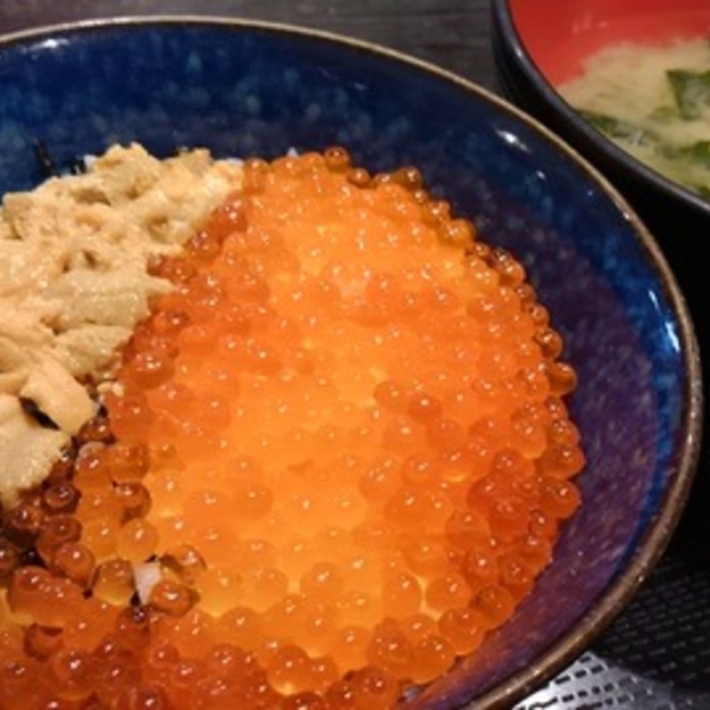 いくらウニ丼(魚啓 （うおけい）)