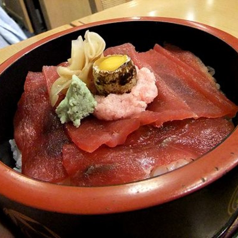 本鮪赤身使用　鉄火丼(魚村)