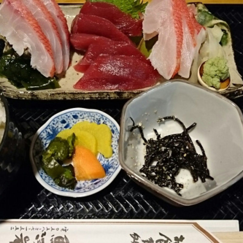 金目とマグロの刺身定食(魚河岸 （うおがし）)