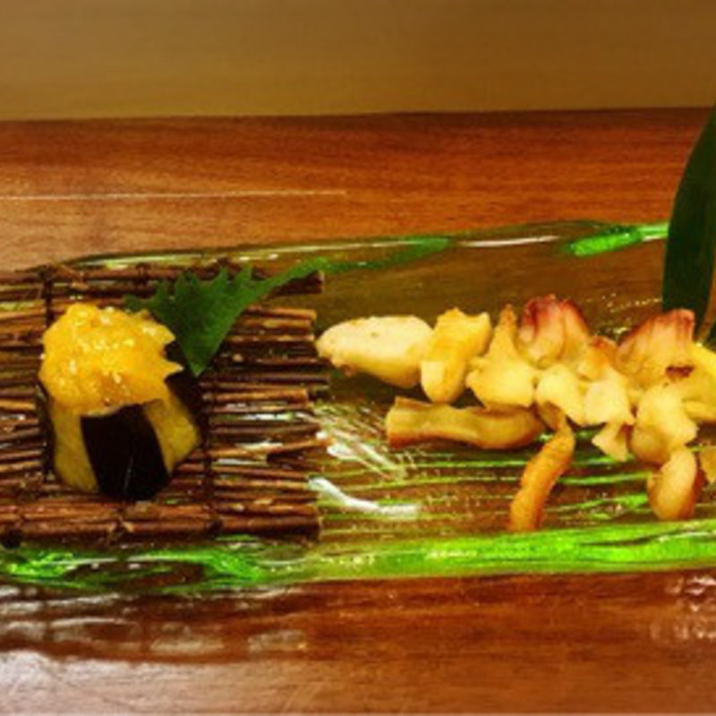 茄子柚子味噌とホッキ貝ヒモ炙り(鮨幸)