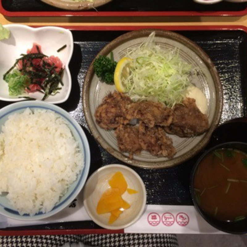 鮪唐揚定食(鮪小屋本店 ユニモール店)