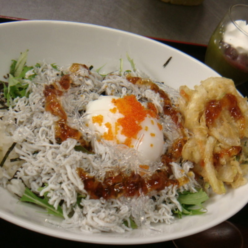 しらす丼(鯛八鮨)