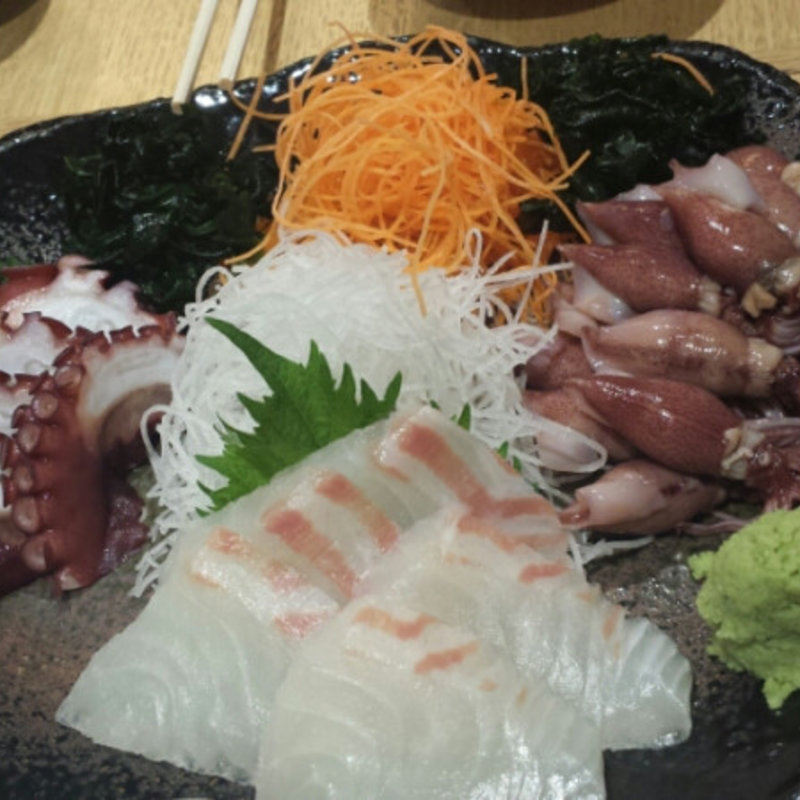 お刺身盛り合わせ(鳥まつ 浜松町本店)