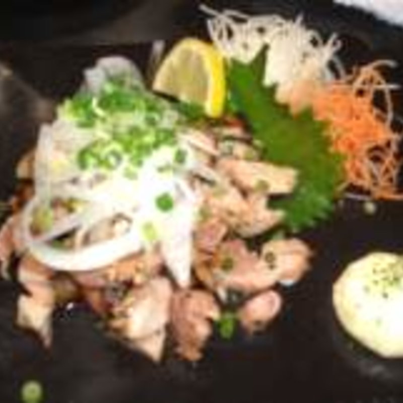 地鳥タタキ(やきとり居酒屋 鳥兆)