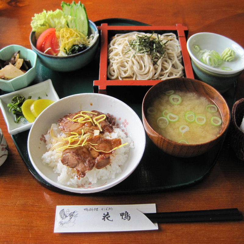 ミニ鴨焼き丼セット(鴨料理 ・ そば処　花鴨)