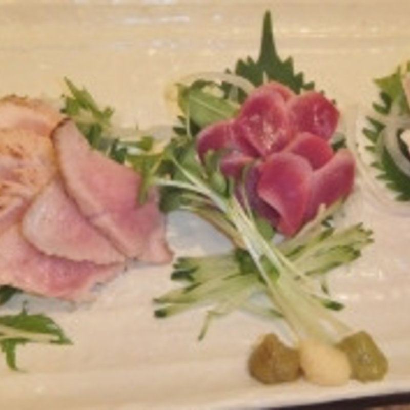 鶏刺し３種盛り合せ(鶏ハウス)