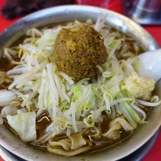 黄金爆弾麺(麺でる 田園調布本店)