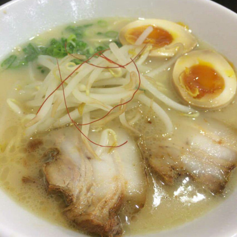 鶏白湯とんこつラーメン(麺ヒーロー)