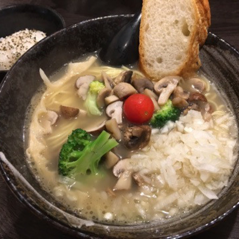 金SOBA十勝マッシュNBS / チーズインバジルボール付(麺や 金と銀)