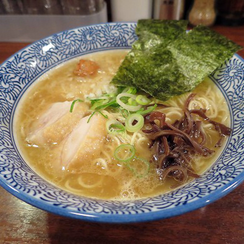 濃厚鶏骨醤油らーめん(麺や 鶏どり亭 南森町店)