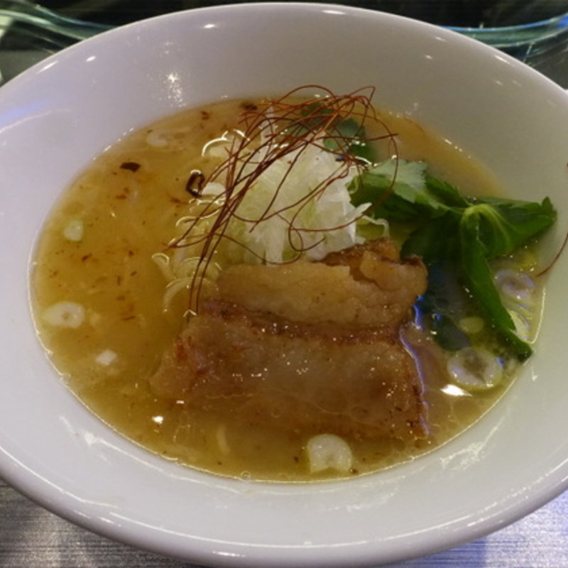 XO醤香るイベリコ豚の玄瑛流ラーメン(麺劇場玄瑛)