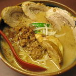 北海道味噌　味噌漬け炙りチャーシュー麺(麺場 龍吟)
