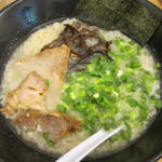 白とんこつらーめん(麺家　たか志 )