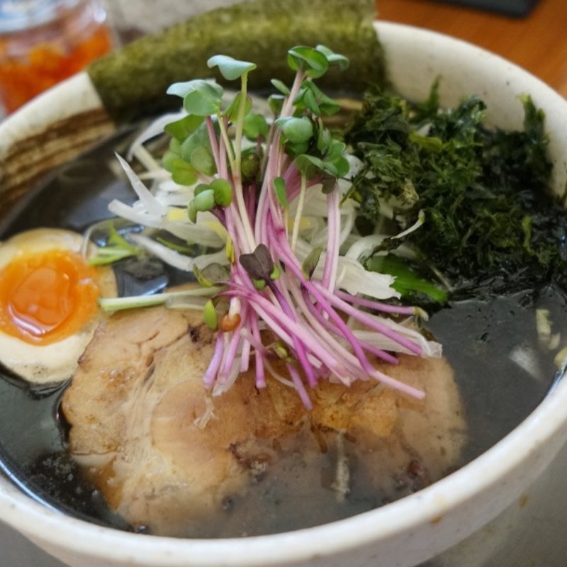 まろやか黒ラーメン　細麺(麺屋 きく凛)