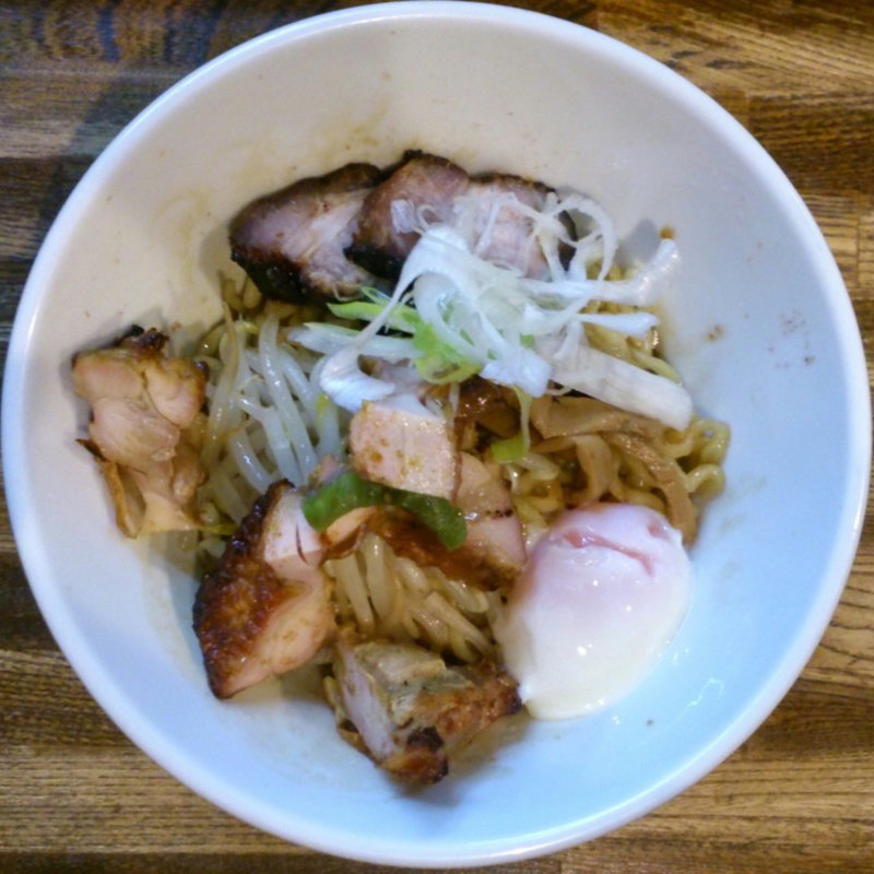 スペシャル油そば　タンドリーチキン入り（たまり味）(麺屋 一八 （めんや・いっぱち）)