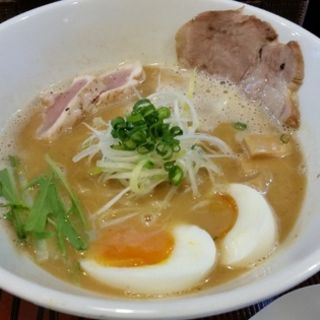 濃厚鶏魚介ラーメン(味玉付)(麺屋 橋)