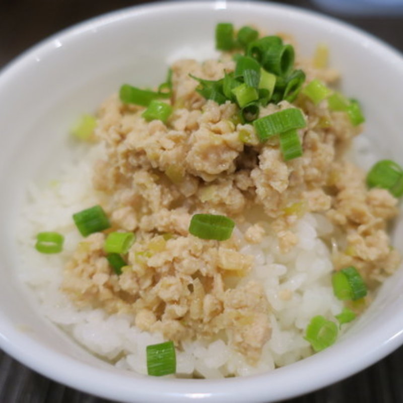 鶏そぼろごはん(麺屋 汁久 （シルク）)