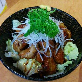 豚丼(麺屋 翔 本店)