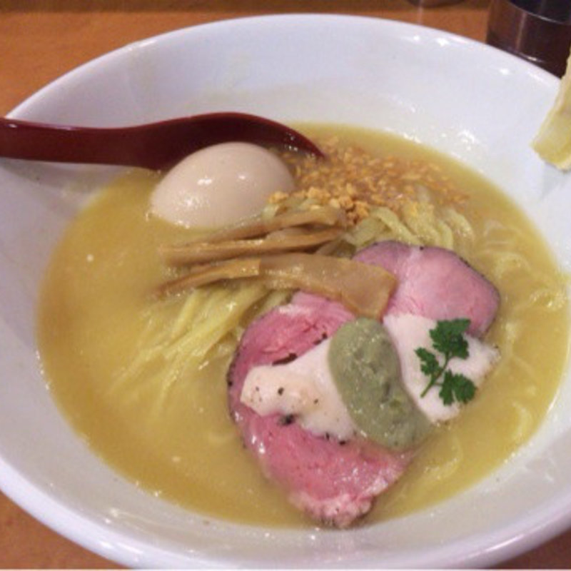 鶏白湯ラーメン味玉入り 並(自家製麺 麺屋 翔)