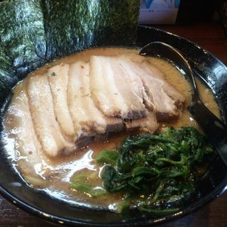 横浜醤油チャーシュー　麺かため(麺屋 葵 )