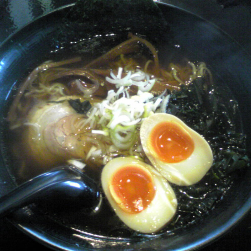 煮たまご醤油ラーメン(麺屋新月)