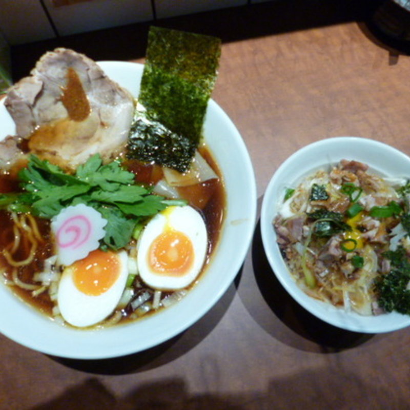 煮干し醤油ラーメン(横浜家 西口店 )