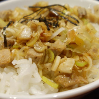 ネギチャーシュー丼(麺屋武士道)