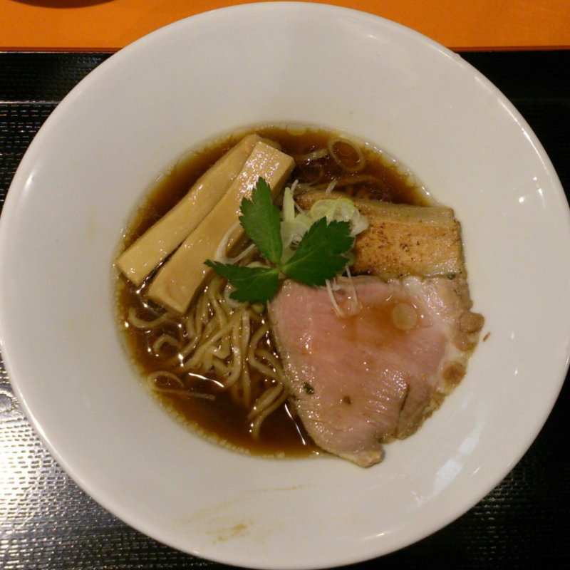 しょうゆらーめん(麺屋玉ぐすく )