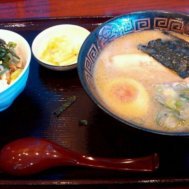 ラーメン焼豚丼セット(麺工房おおにし)