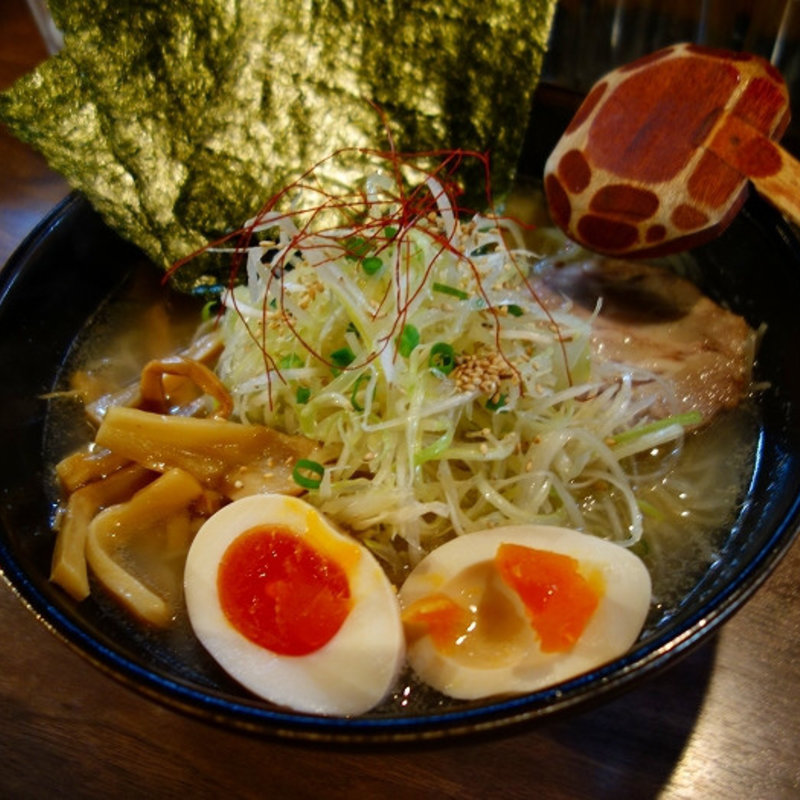 でめきん塩らーめん(麺酒場 でめきん )