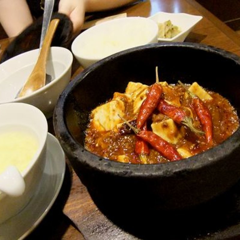 四川省　剣門　石鍋　麻婆豆腐セット(ロンフーダイニング 博多1番街店)