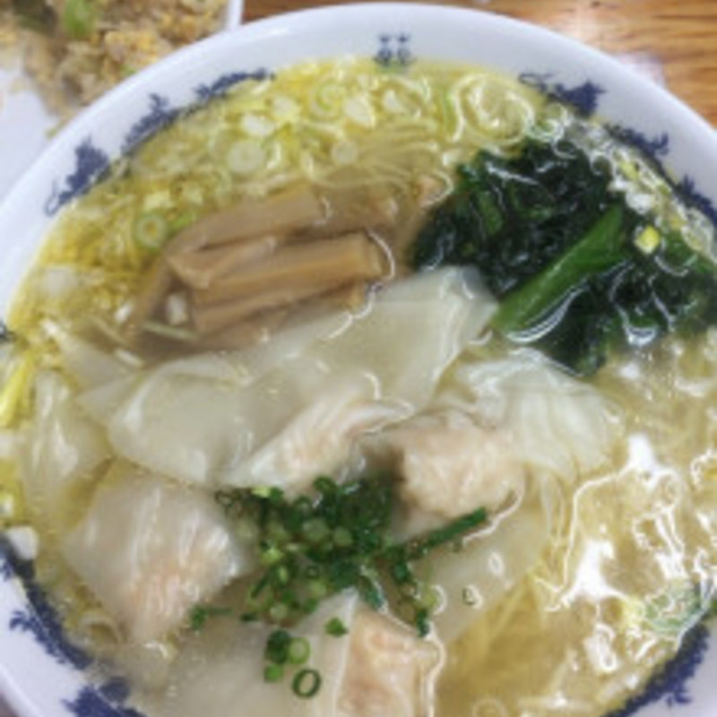 エビ 福ワンタン麺(黄金の福ワンタン まくり （オウゴンノフクワンタン マクリ）)