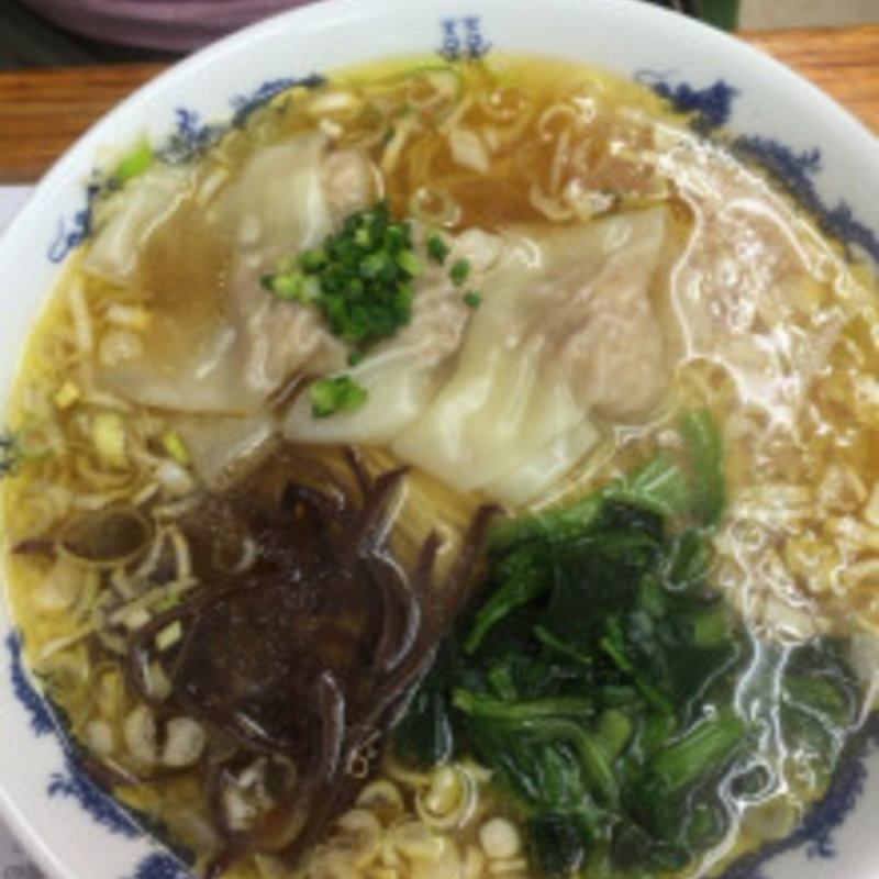 肉 福ワンタン麺(黄金の福ワンタン まくり （オウゴンノフクワンタン マクリ）)