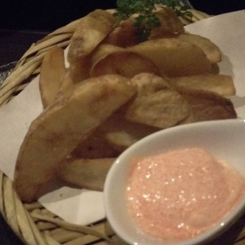 皮付きポテトと明太子ディップ添え(黄金屋 新宿)