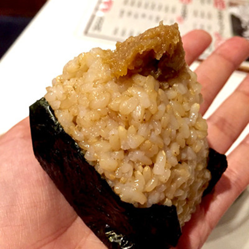玄米の豚みそ味(黒おにぎり )
