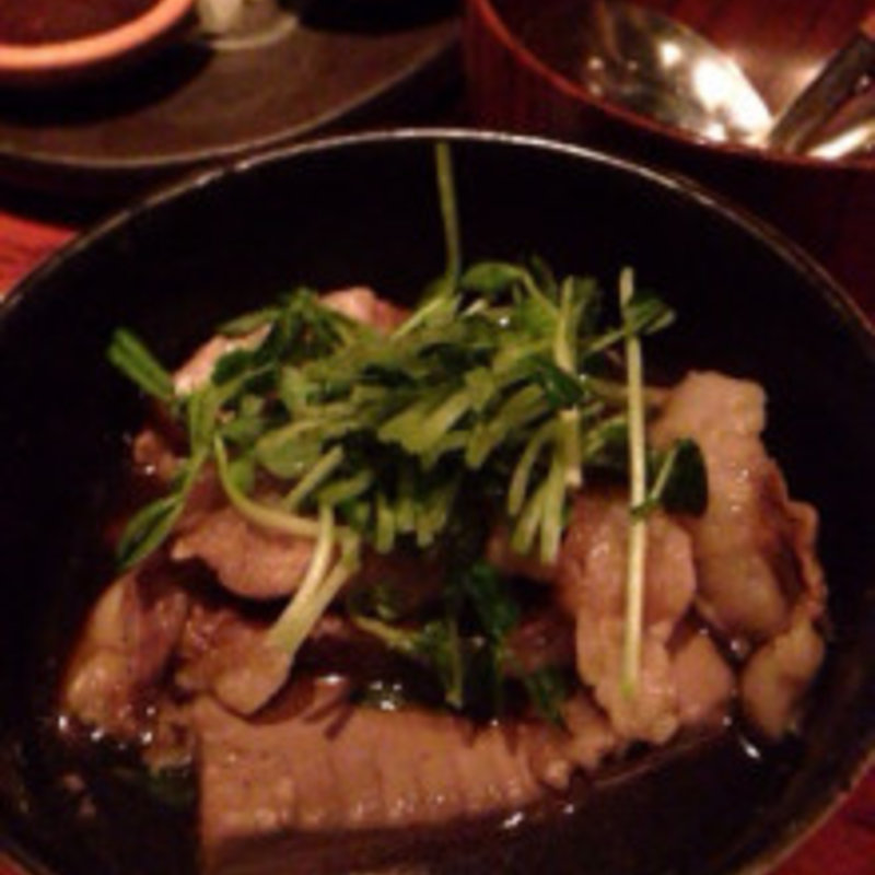 おでん屋の肉豆腐(黒桃)