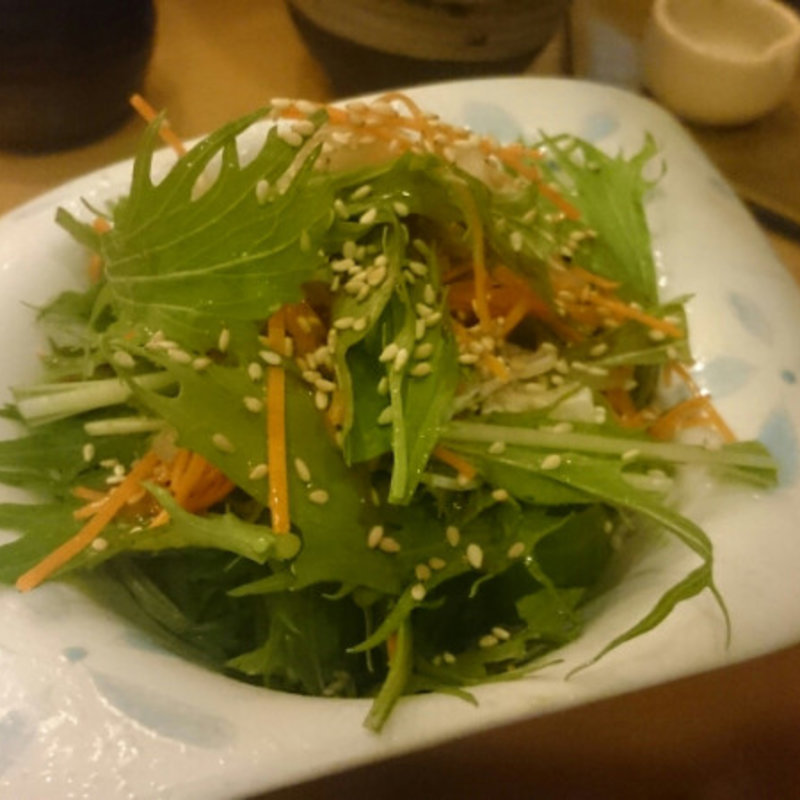 水菜とフグ皮サラダ(龍太楼)