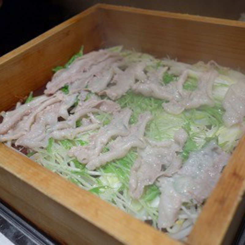 豚せいろ(龍馬外伝 横浜 （リョウマガイデン）)