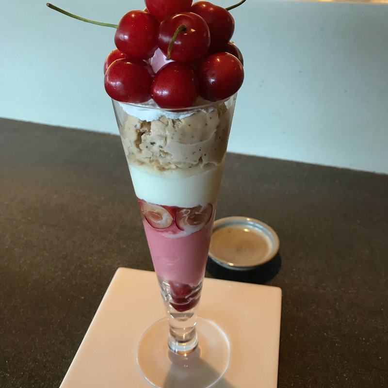 佐藤錦さくらんぼパフェ(プリンス オブ ザ フルーツ)