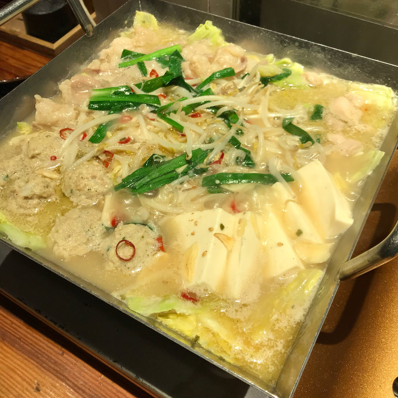 シロマル特製牛モツ鍋(炭火串焼 シロマル 千葉ニュータウン店)