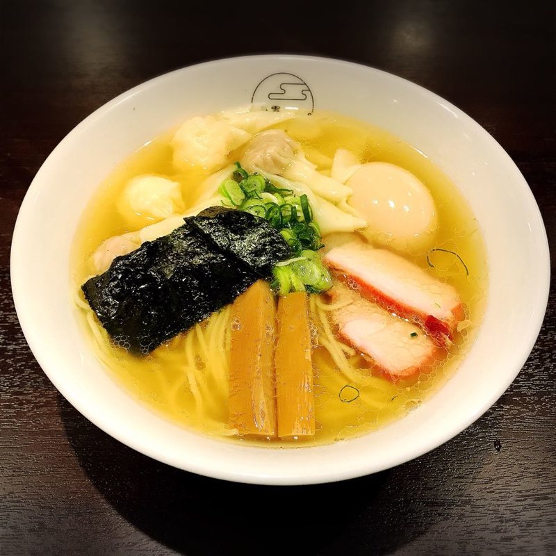 特製ワンタン麺 白だしハーフ(八雲)