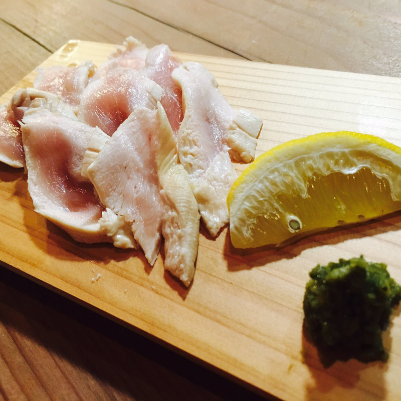 山水地鶏ムネ炙り刺(やっこ)