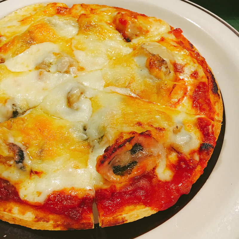 牡蠣のピザ(BORRACHO)