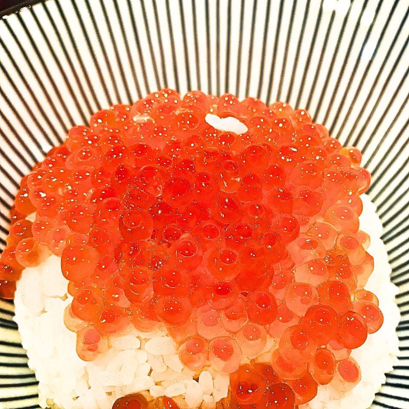 国産いくら丼 ご飯大盛り いくら100g(波の)