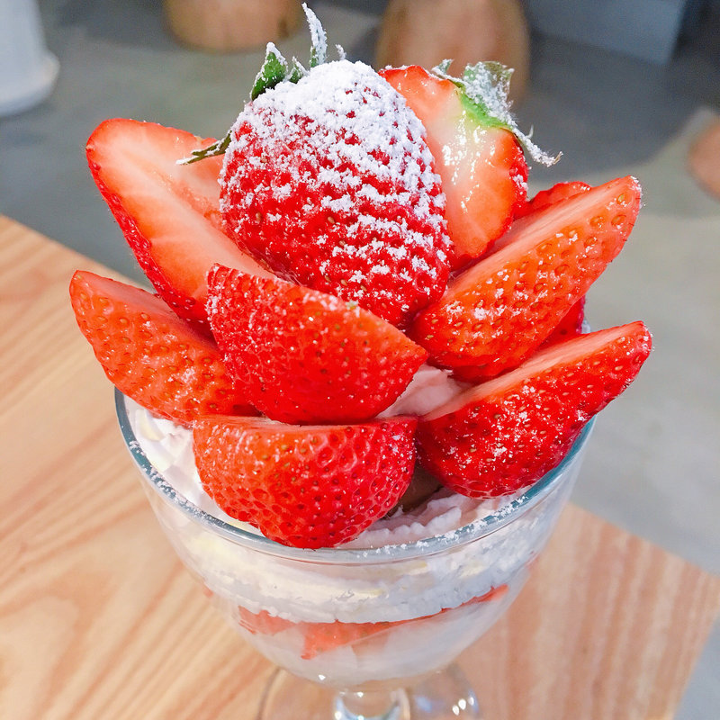 苺パフェ(Rosier （ロジエ）)